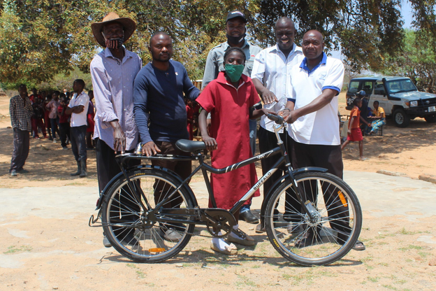 Bericht_zur_Fahrradübergabe_-_Mulwazi_Grundschule_World_Bicycle_Relief.png 